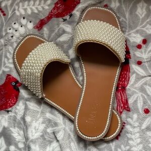 Pearl sandals